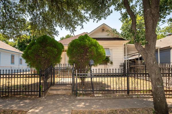 712 W 8th Street, Dallas, TX 75208