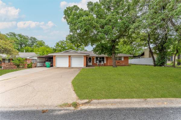 1520 W Overhill Drive, Stephenville, TX 76401