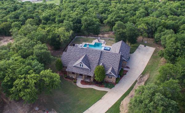 227 Cimmarron Vista Court, Runaway Bay, TX 76426