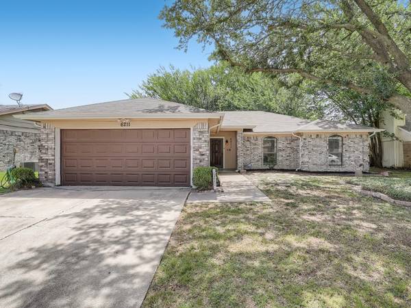 6211 Gettysburg Drive, Arlington, TX 76002