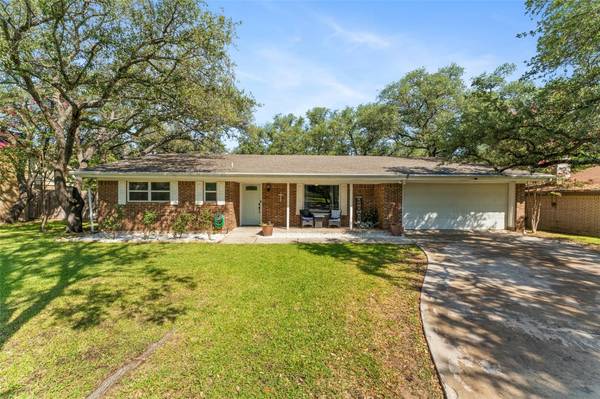 1607 Brooks Avenue, Brownwood, TX 76801