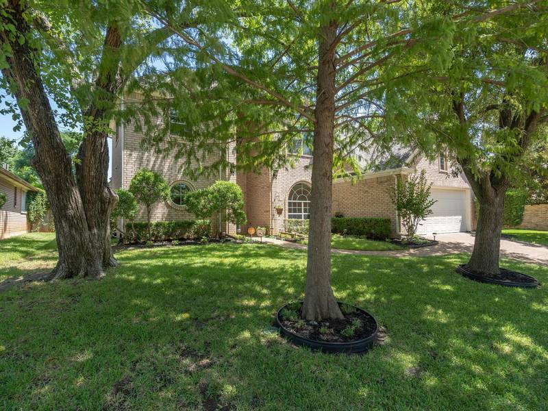 2524 Oak Brook Drive, Bedford, TX 76021