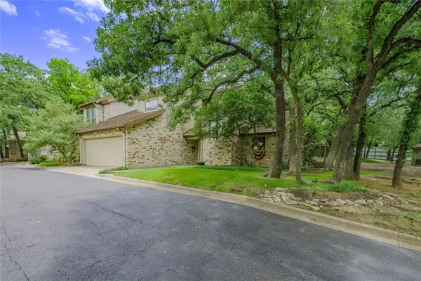 Fort Worth, TX 76112,5918 Chimney Wood Circle