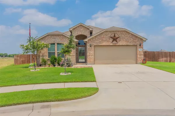 1229 Alnwick Lane, Saginaw, TX 76131