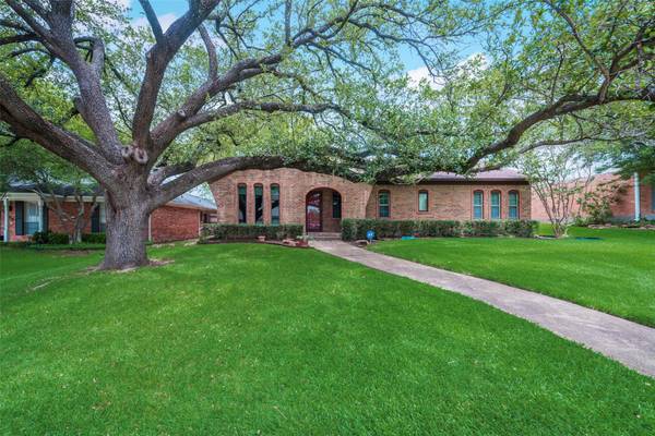 10209 Vistadale Drive, Dallas, TX 75238