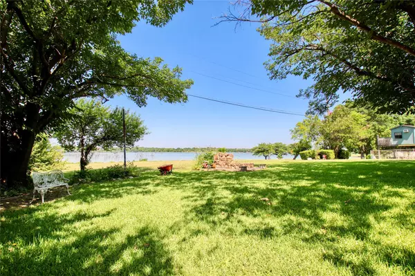 Rowlett, TX 75089,5520 Lakeview Circle