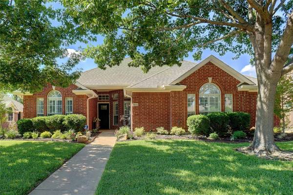 7804 Woodhaven Drive, North Richland Hills, TX 76182