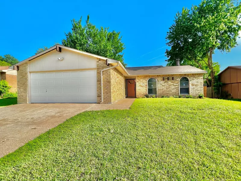 6604 Blackberry Drive, Arlington, TX 76016