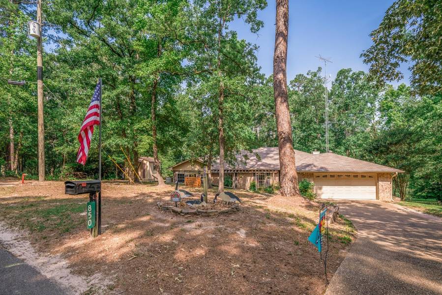 850 Clear Water Trail, Holly Lake Ranch, TX 75765