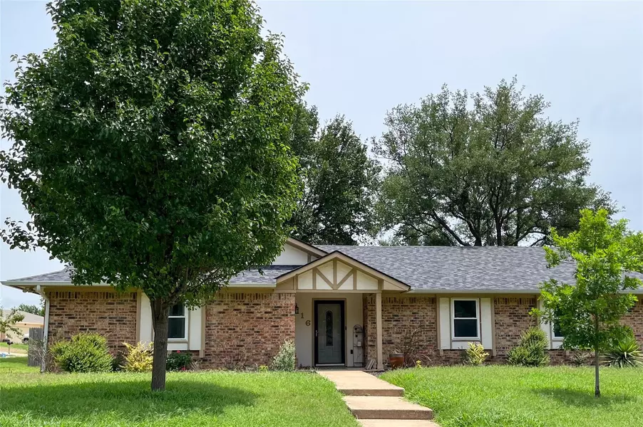 116 COVINGTON Drive, Benbrook, TX 76126