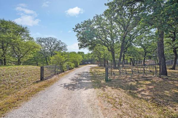 302 Shady Lane, Weatherford, TX 76085