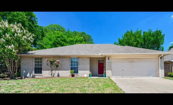 801 Bentree Drive, Fort Worth, TX 76120