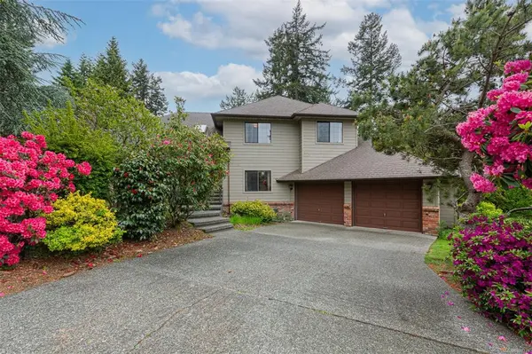 Saanich, BC V8X 4Z8,1058 Parkwood Pl