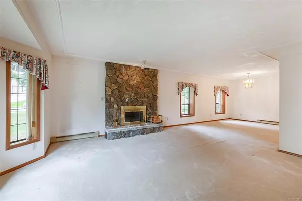 Saanich, BC V8X 4Z8,1058 Parkwood Pl