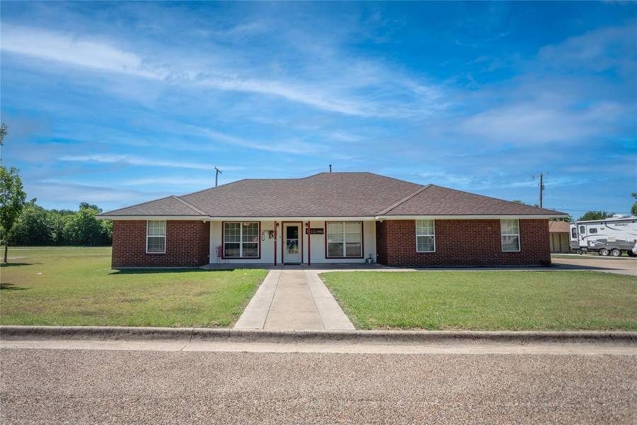 826 Miller Circle, Meridian, TX 76665