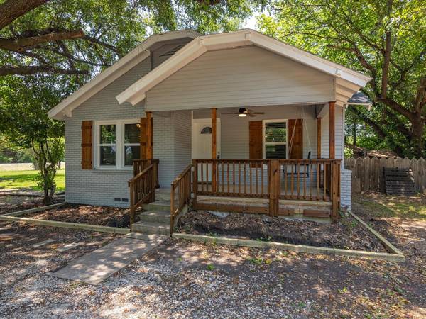 2617 Bear Creek Road, Lancaster, TX 75146