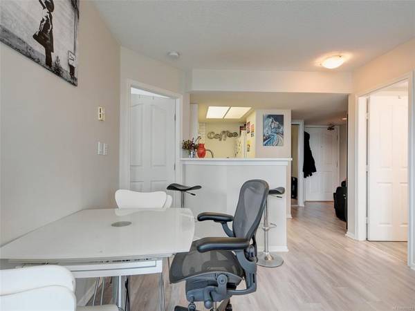 Victoria, BC V8V 4Z3,930 Yates St #606