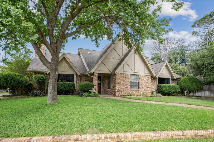 2509 Spring Valley Drive, Bedford, TX 76021