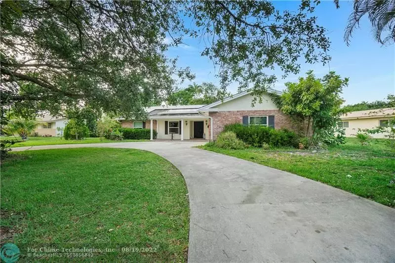 8203 NW 37th St, Coral Springs, FL 33065