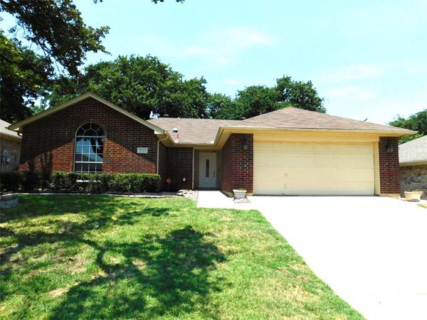 7513 Arbor Park Drive, Fort Worth, TX 76120