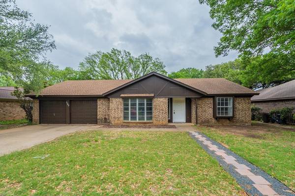 1102 Timber Ridge Drive, Euless, TX 76039