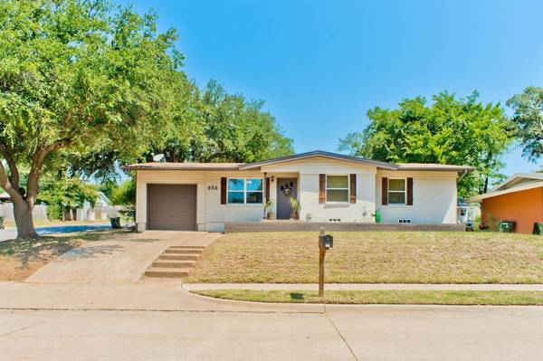 656 Willow Street, Hurst, TX 76053