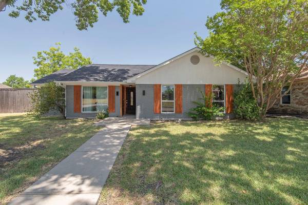 7105 Ridgeview Drive, Rowlett, TX 75089