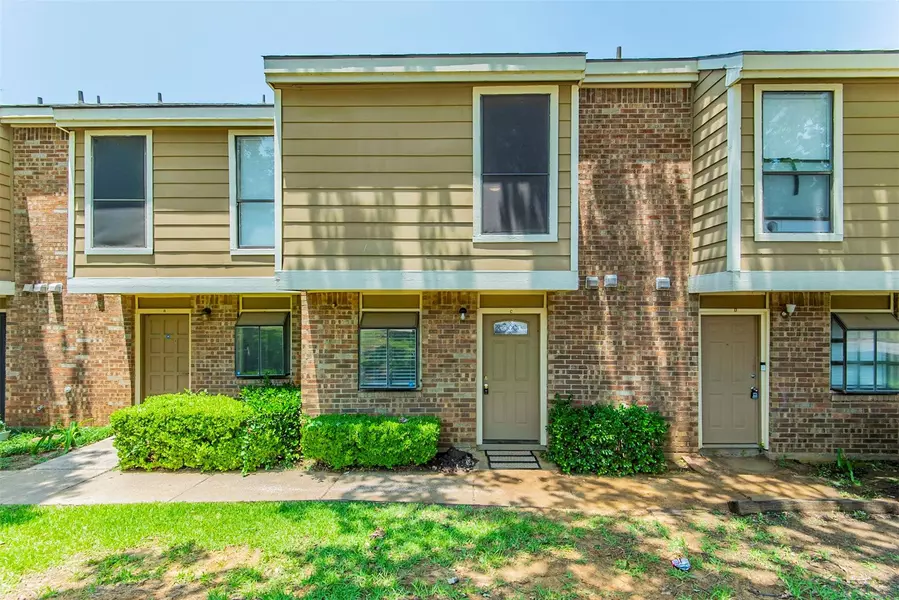 2115 Park Willow Lane #C, Arlington, TX 76011