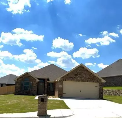 2105 Hill Crest Court, Weatherford, TX 76086