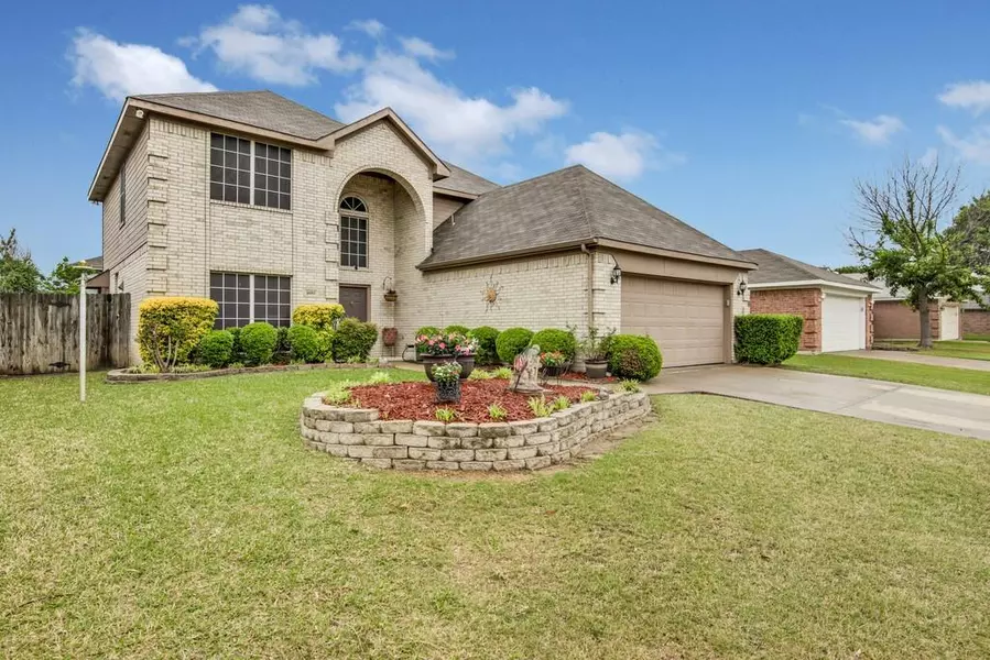 8005 Berkshire Drive, Fort Worth, TX 76137