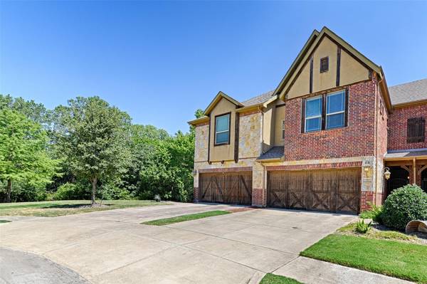 1003 Brook Hollow Drive, Euless, TX 76039