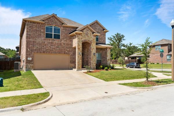 2012 Moonsail Lane, Denton, TX 76210