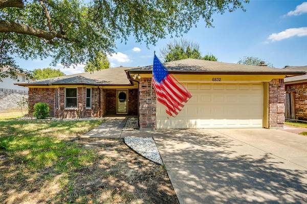 6832 Lyndale Drive, Watauga, TX 76148