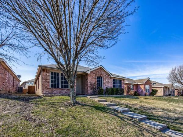 2428 Mallory Lane,  Lancaster,  TX 75134