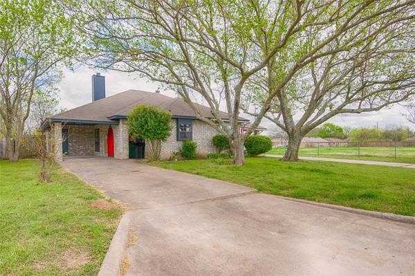 1758 Dynasty Drive, Glenn Heights, TX 75154