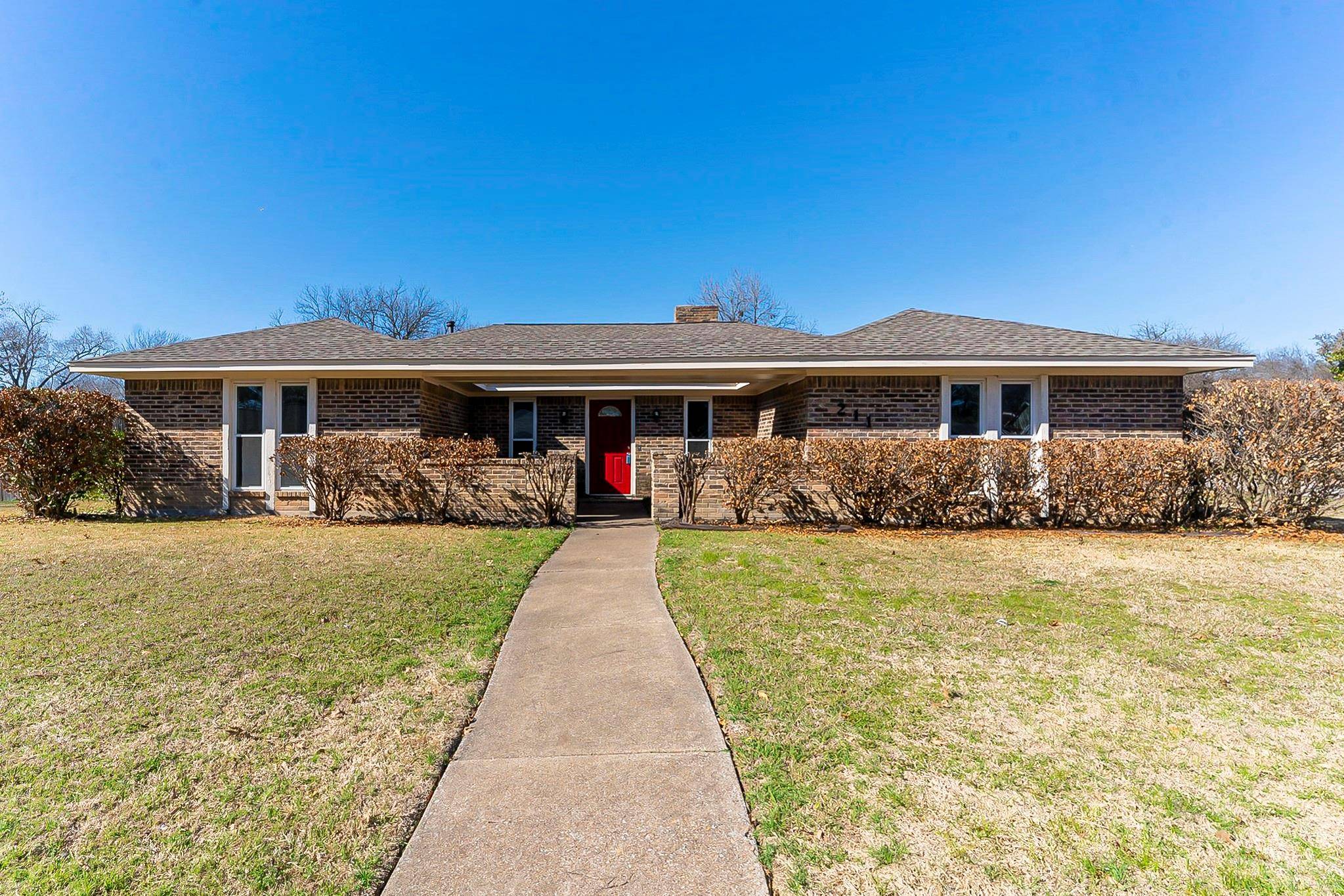 211 Roma Drive, Duncanville, TX 75116