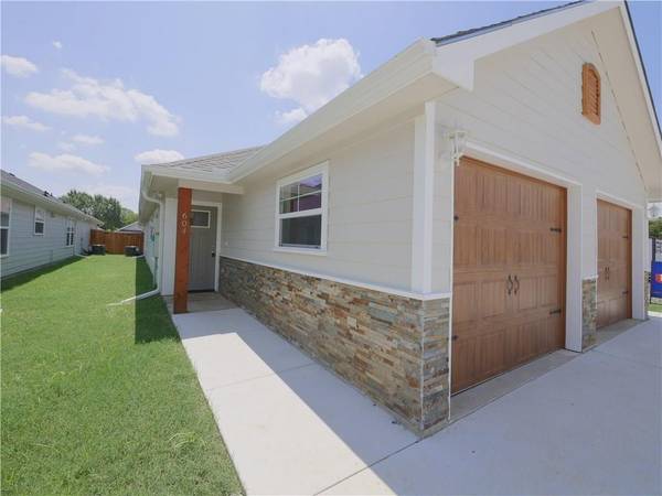 602 N Broughton Street, Sherman, TX 75090