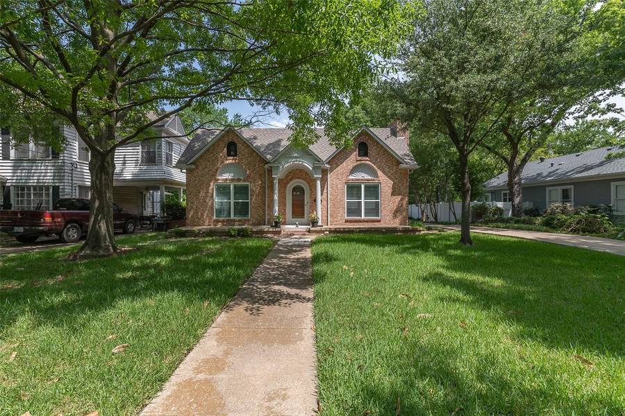 802 W Knox Street, Ennis, TX 75119