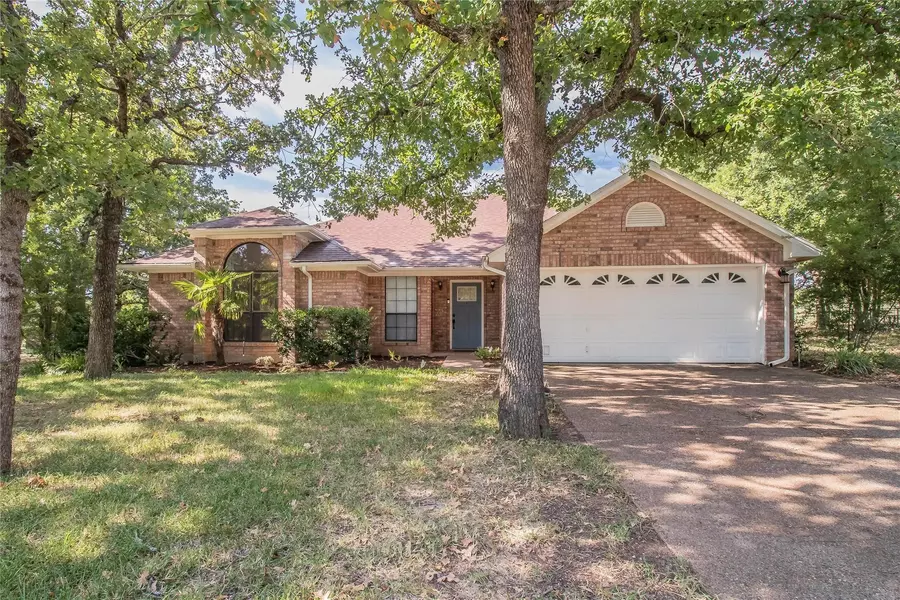 511 Runaway Bay Drive, Runaway Bay, TX 76426