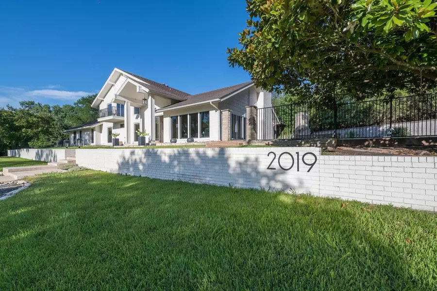 2019 Ridgewood Drive, Waco, TX 76710