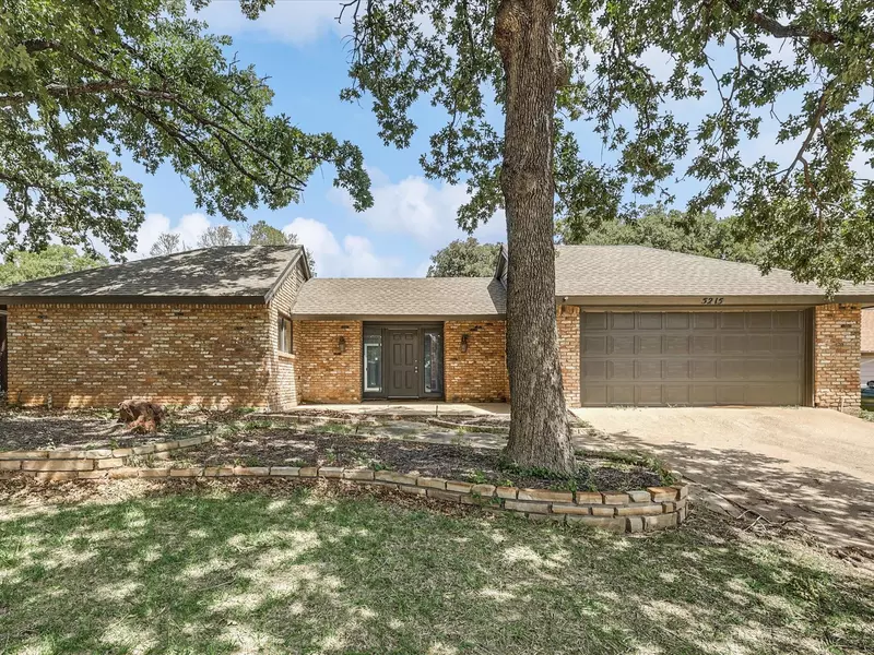 5215 Rustle Leaf Drive, Arlington, TX 76017