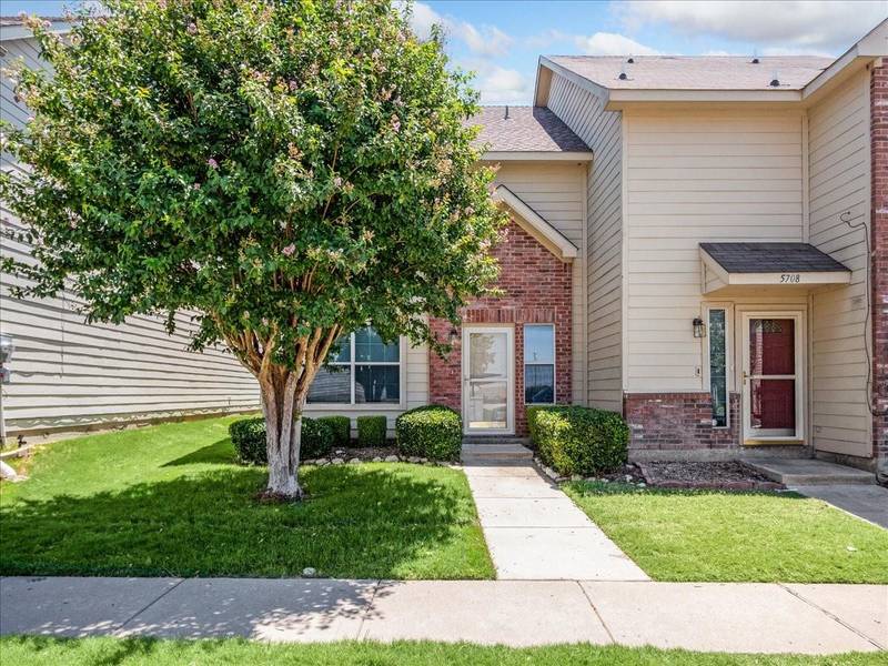 5712 Giddyup Lane, Fort Worth, TX 76179