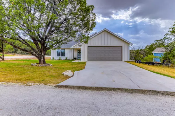 2500 Hillcrest Drive, Granbury, TX 76048