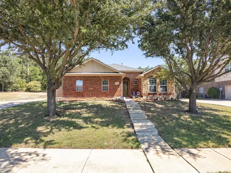 1913 Belmont Park Drive, Denton, TX 76210