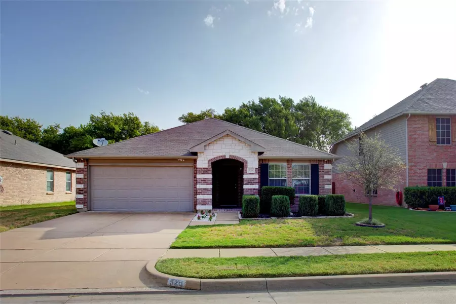 528 Jennifer Drive, Burleson, TX 76028