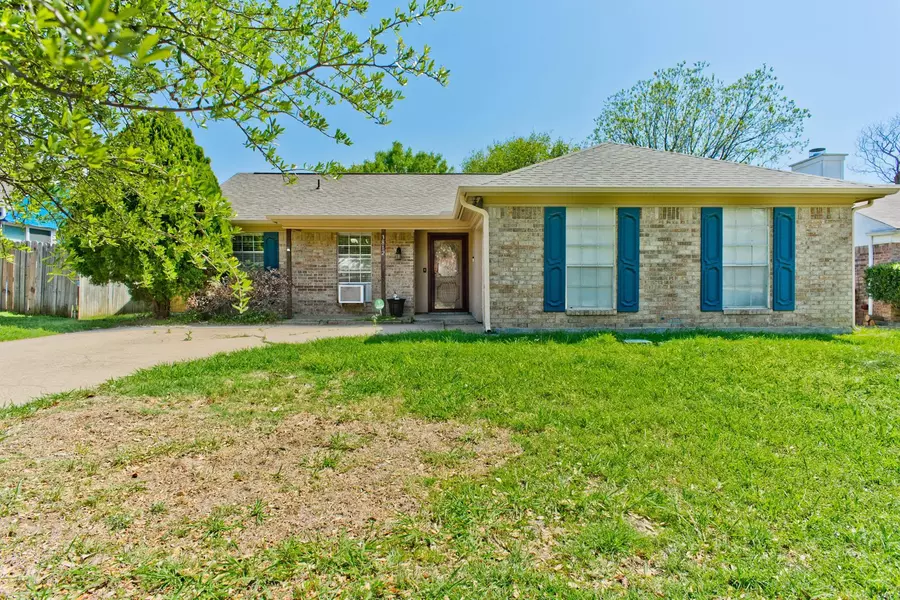 3812 Staghorn Circle S, Fort Worth, TX 76137