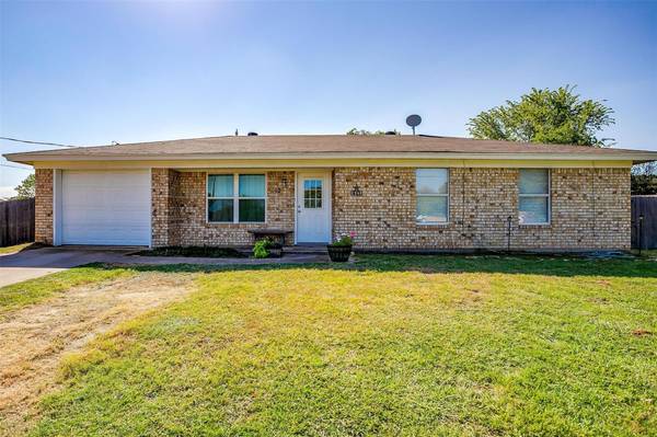 413 Berryhill Drive, Springtown, TX 76082