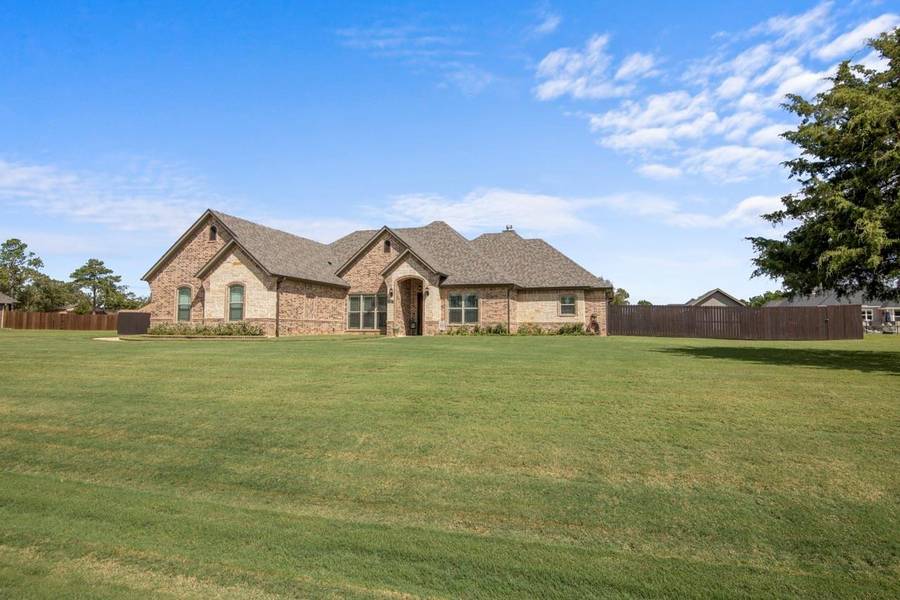 22518 Lake Jackson Road, Lindale, TX 75771