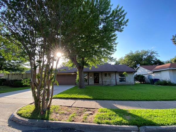 425 Woodmere Drive, Garland, TX 75043