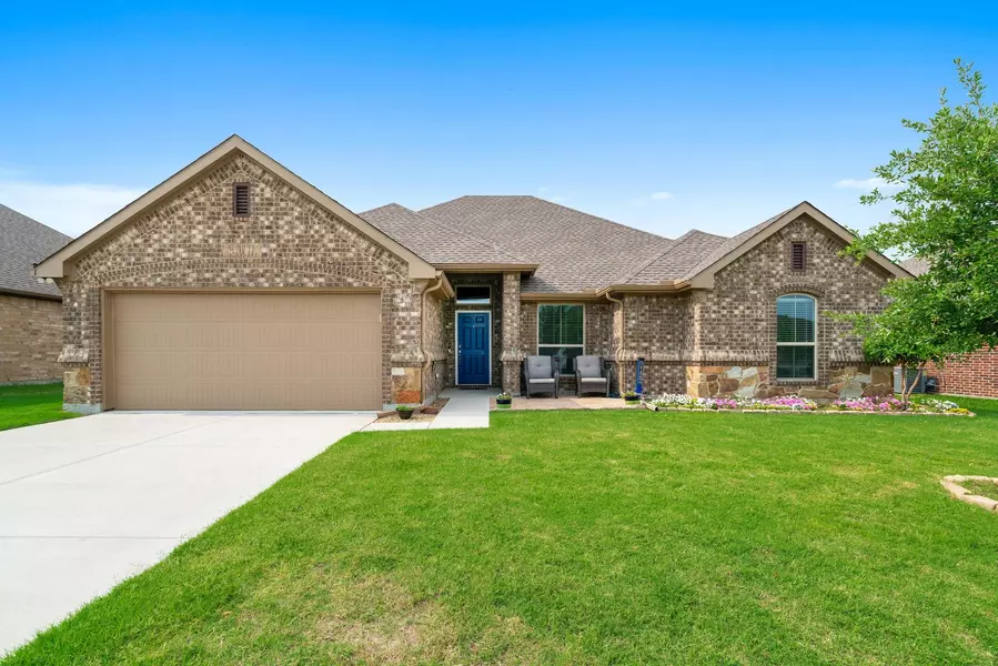 1122 Serendipity Circle, Sanger, TX 76266